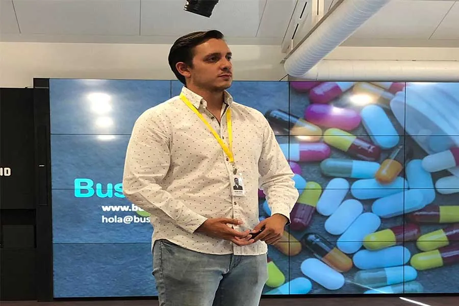 Esteban Viezca EXATEC de ingenier&iacute;a en Mecatr&oacute;nica y fundador de buscamed.mx