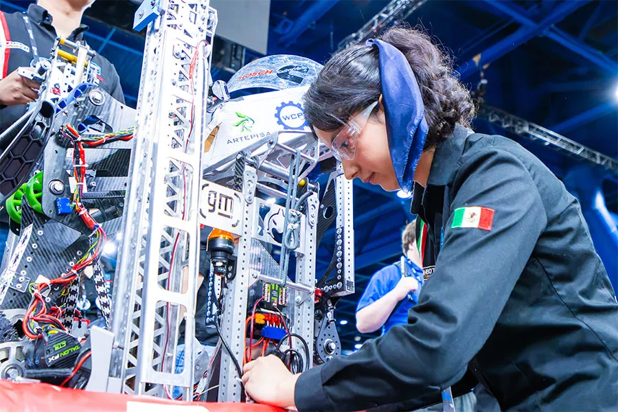LamBot llegó a finales de mundial de robótica