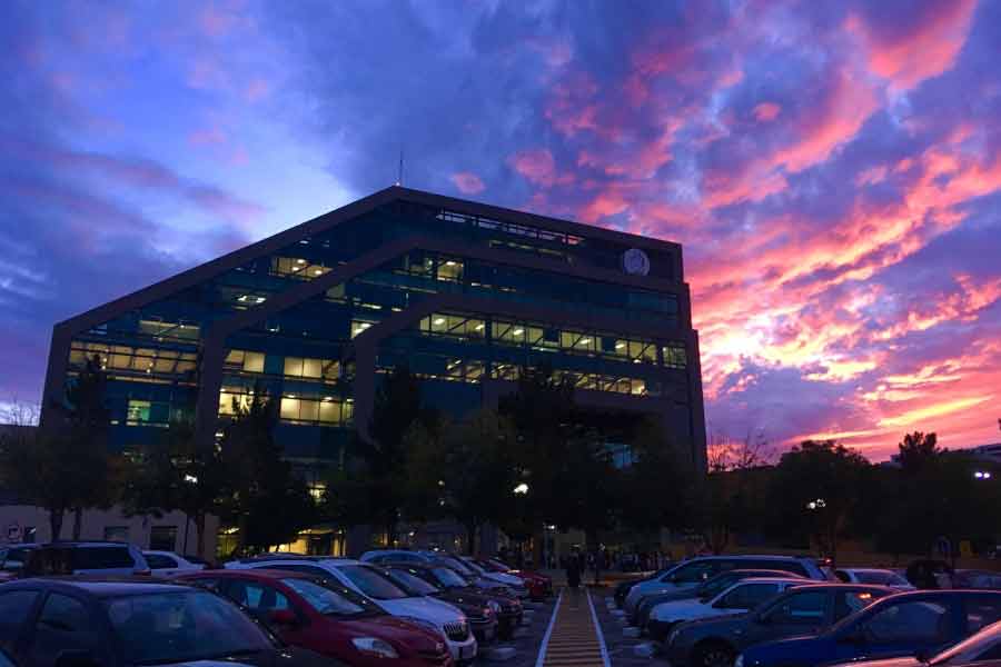 Despu&eacute;s de casi dos d&eacute;cadas, el edificio ha atravesado varios cambios, como ampliaciones de laboratorios y remodelaci&oacute;n de equipo.