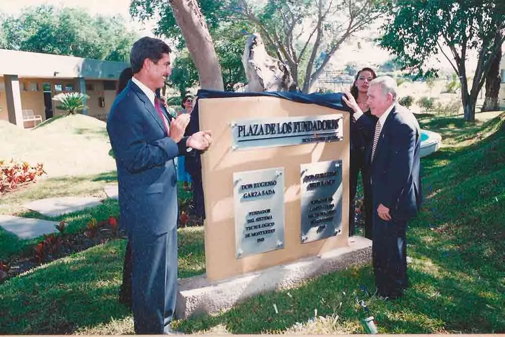 4 d&eacute;cadas de transformar vidas el Tec de Monterrey en Colima 