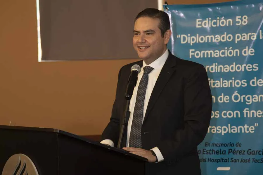 C&eacute;sar Escare&ntilde;o, director del Centro de Trasplantes Multiorg&aacute;nicos de TecSalud.