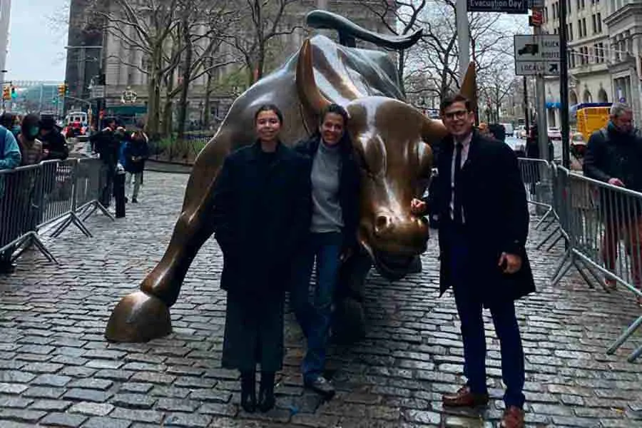 Equipo de estudiantes del Tec Guadalajara avanzan a final continental de certamen burs&aacute;til.