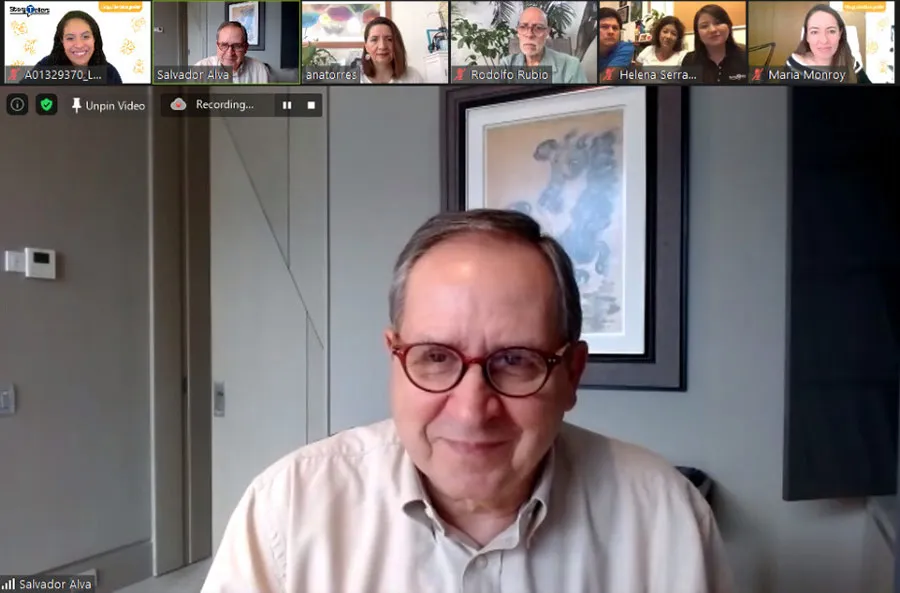 La charla con Salvador Alva fue v&iacute;a Zoom