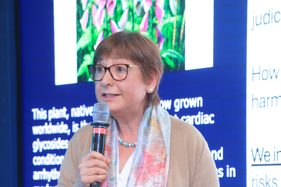 Claudia Uribe Salazar presentó Digitalis, su iniciativa para analizar los impactos, riesgos y dilemas éticos de la tecnología y la inteligencia artificial.