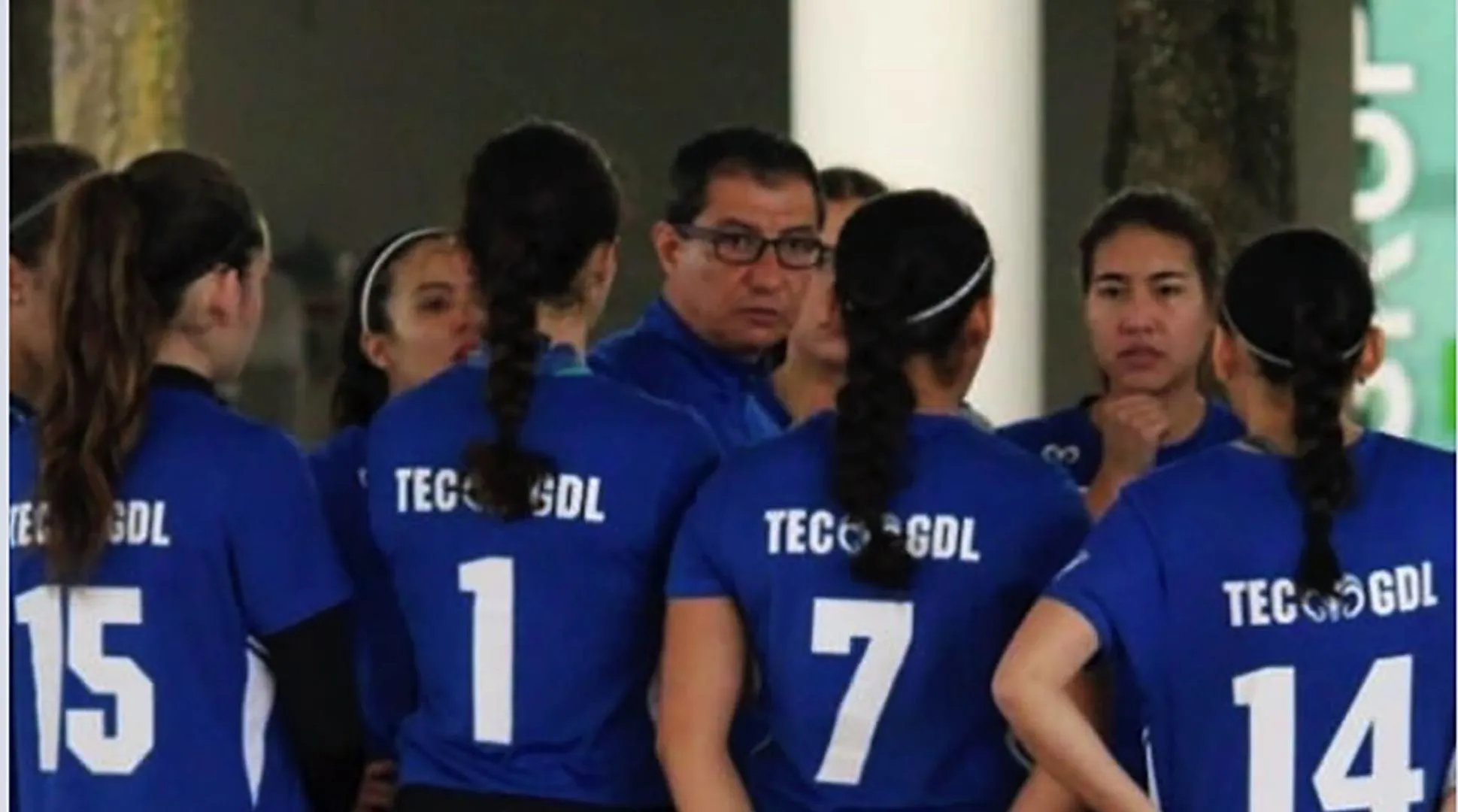 Conoce al coach de voleibol Gabriel P&eacute;rez que llev&oacute; al triunfo a la selecci&oacute;n femenil