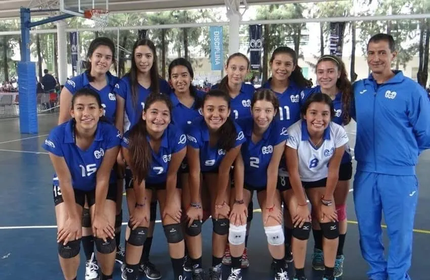 Conoce al coach de voleibol Gabriel P&eacute;rez que llev&oacute; al triunfo a la selecci&oacute;n femenil