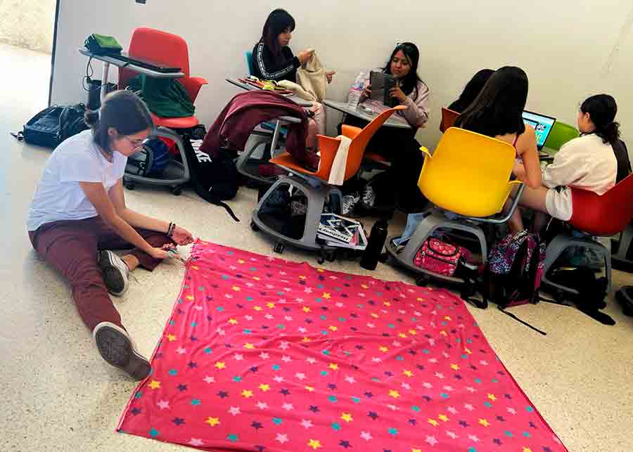 Cobijatón, labor social en PrepaTec Santa Anita.