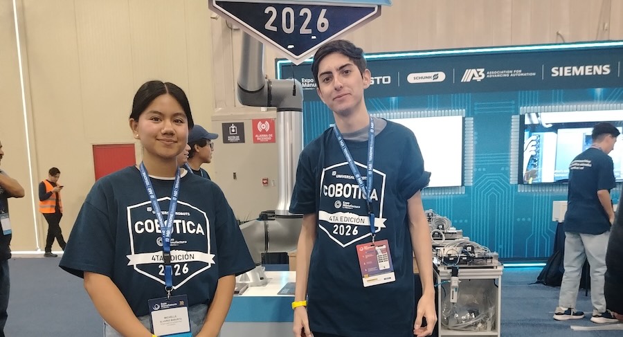 Estudiantes durante la Cuarta Edici&oacute;n de la competencia COB&Oacute;TICA 2026, realizada en el marco de Expo Manufactura. Foto: Universal Robots.