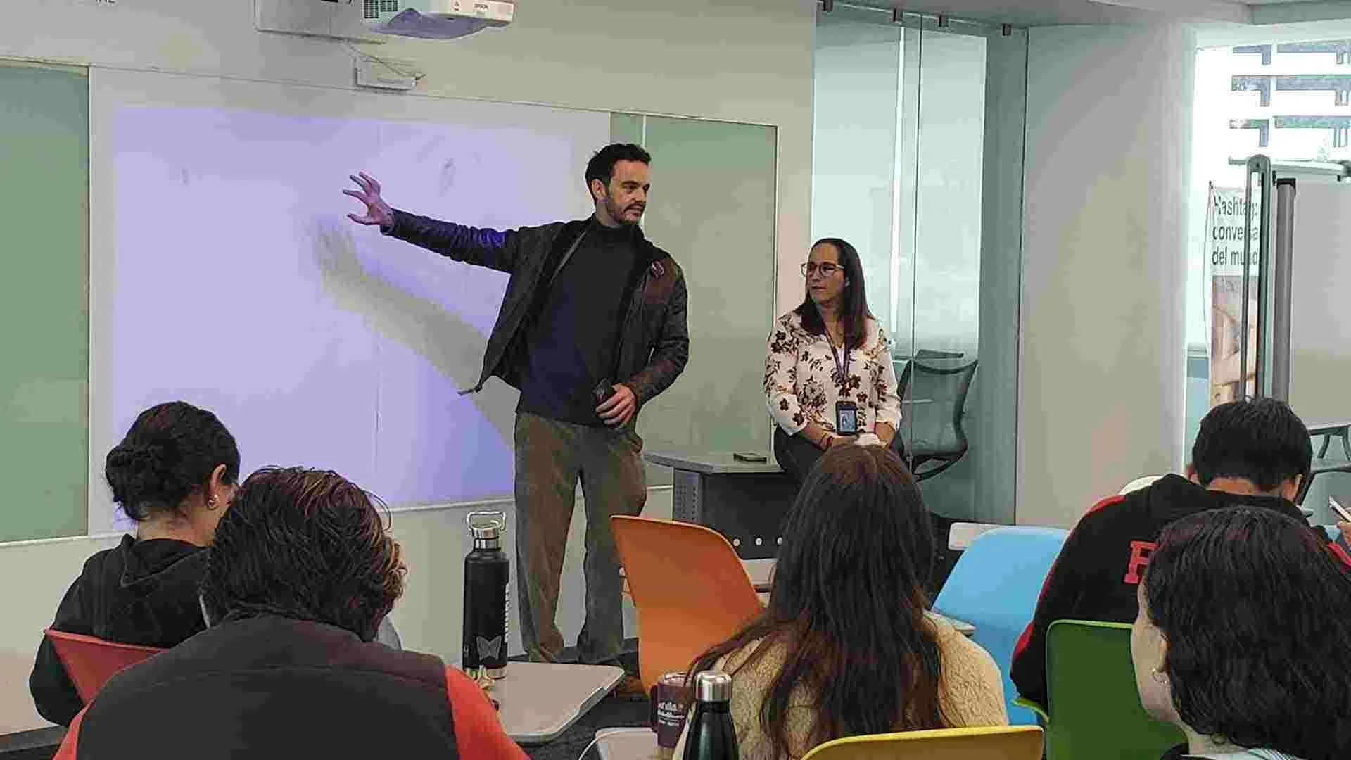 Se impartieron clases magistrales y pl&aacute;ticas como parte de la colaboraci&oacute;n