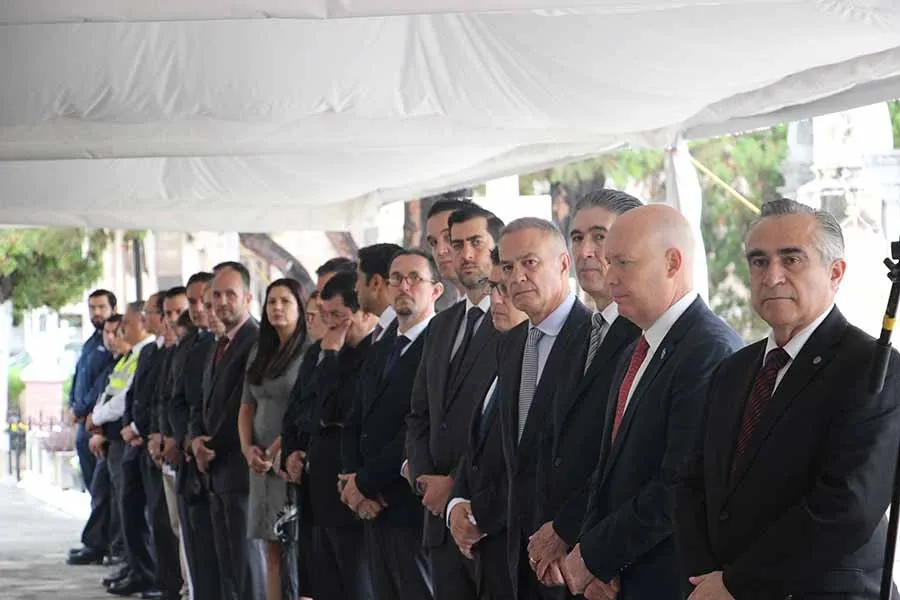 Integrantes de la comunidad Tec asistieron a la Guardia de honor de Eugenio Garza sada y Eugenio Garza Lag&uuml;era.