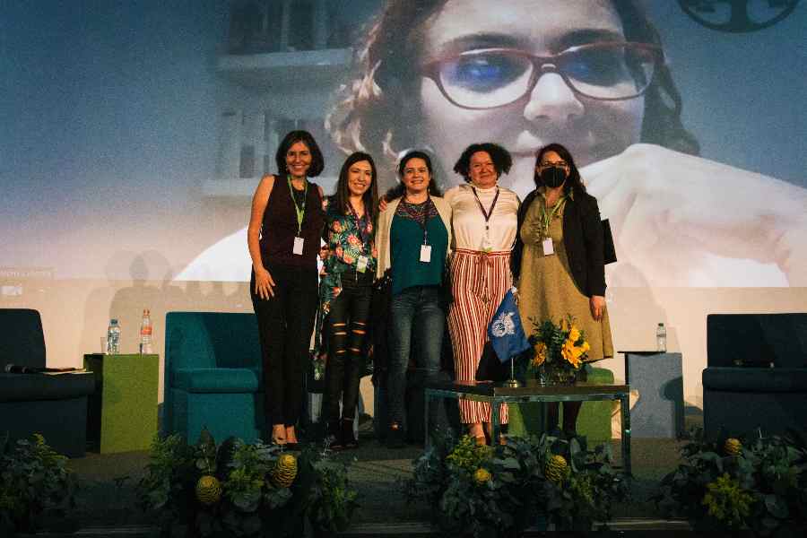 Panelistas invitaron a las nuevas generaciones a entregarse a la investigaci&oacute;n