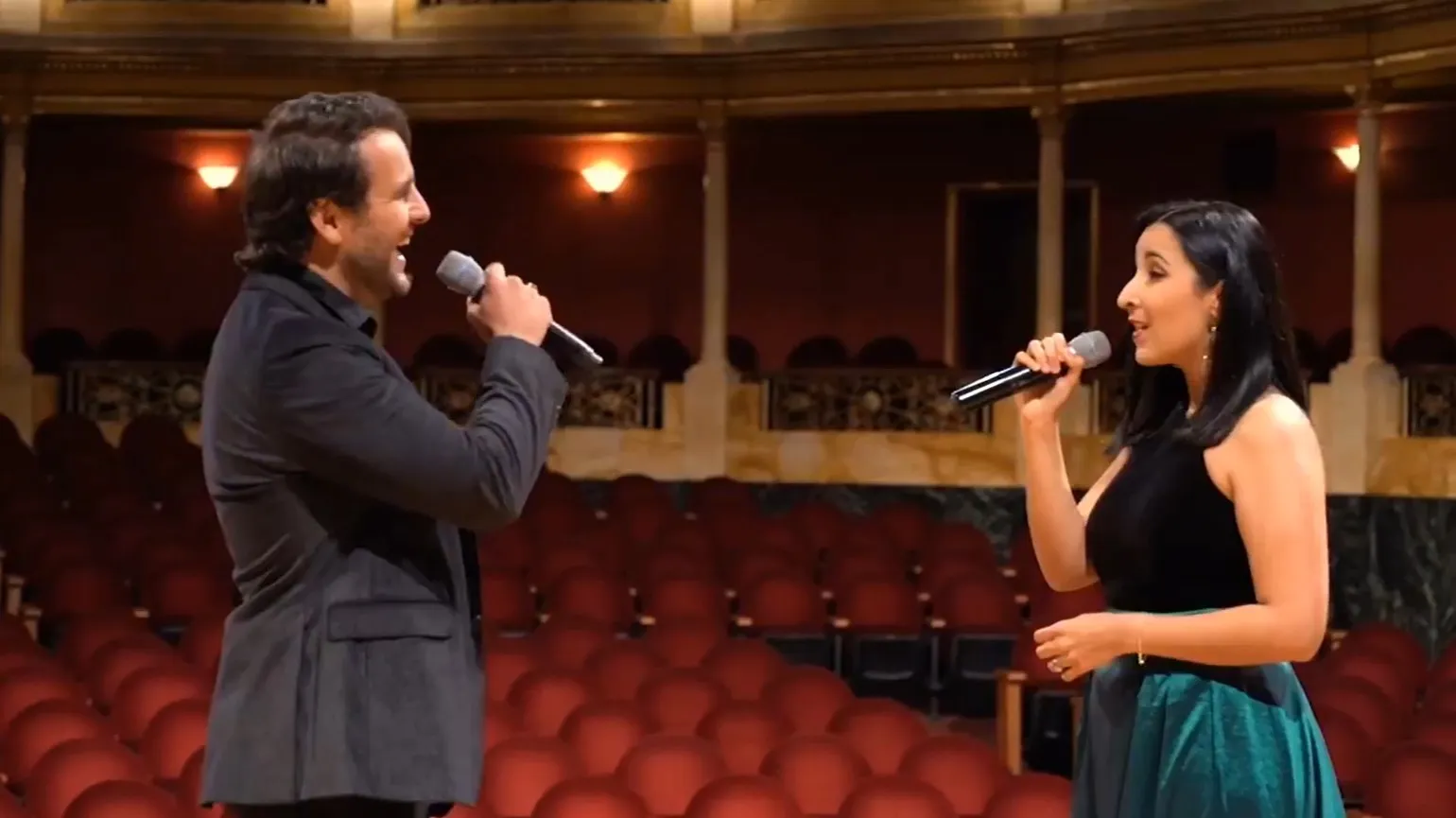 El cantante interpret&oacute; temas como &ldquo;What I did for love&rdquo;, &ldquo;Lo&nbsp;que ves es lo que soy&rdquo;, &ldquo;S&aacute;lvalo&rdquo; y &ldquo;El &uacute;ltimo beso&rdquo;.