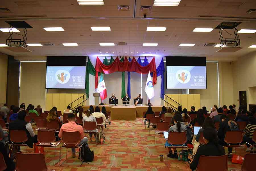 Congreso de Relaciones Internacionales del Tec Guadalajara reflexionó sobre el tema de los retos globales de la democracia. 