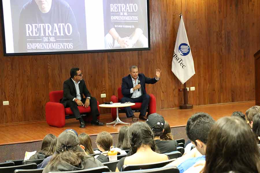 Consejos para emprender, j&oacute;venes de PrepaTec Guadalajara dialogan con empresario guatemalteco.