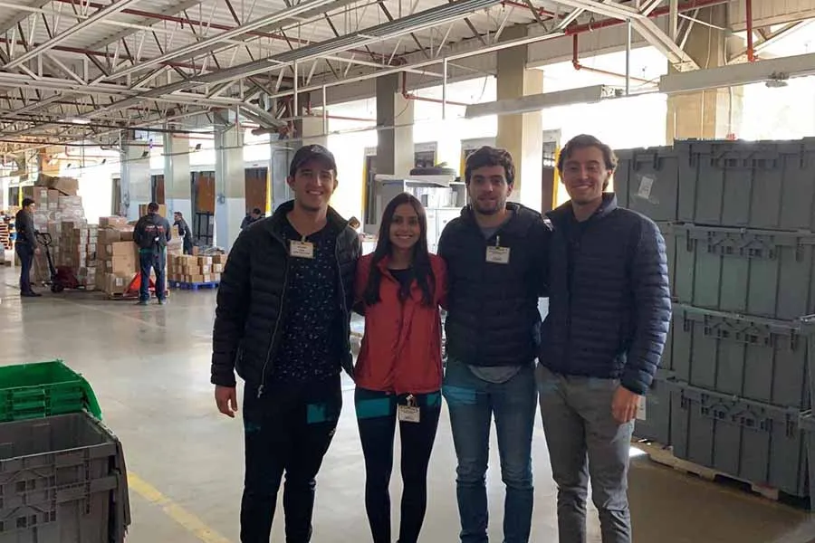 Estudiantes del Tec renuevan la log&iacute;stica de Coppel con ayuda del MIT