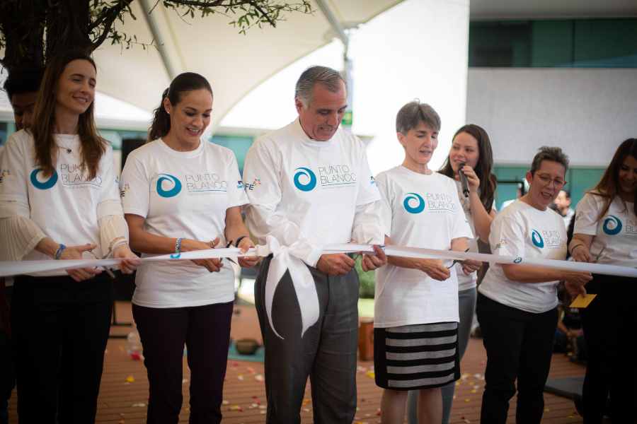 El corte de list&oacute;n para inaugurar Punto Blanco