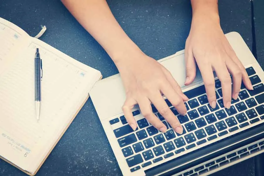 Los usuarios pueden accesar desde cualquier parte a los cursos de La Tr&iacute;ada en Coursera.