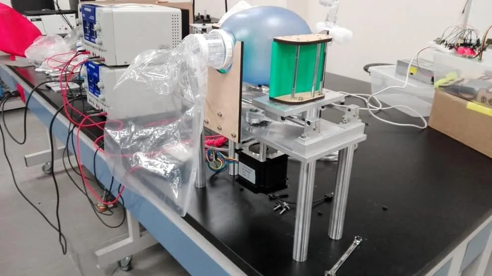 Crean expertos del Tec prototipo de bajo costo y automatizado de ventilador m&eacute;dico