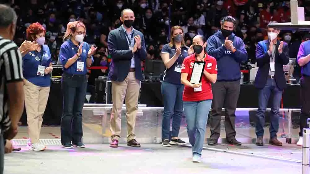 Cristina Fern&aacute;ndez, coordinadora de ROULT, equipo de rob&oacute;tica de PrepaTec Laguna