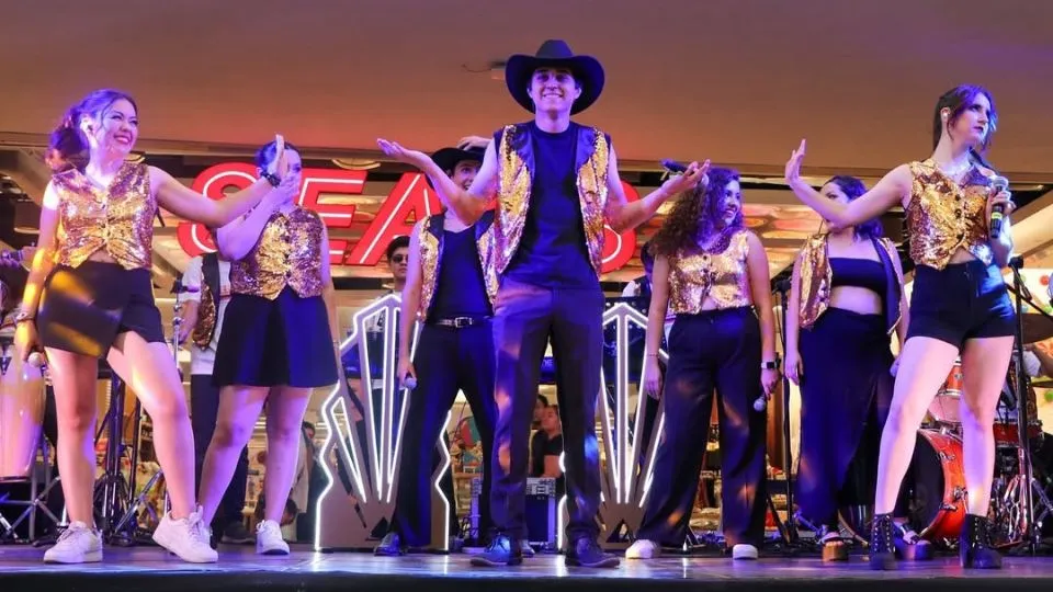 Cumbiamor durante presentaci&oacute;n