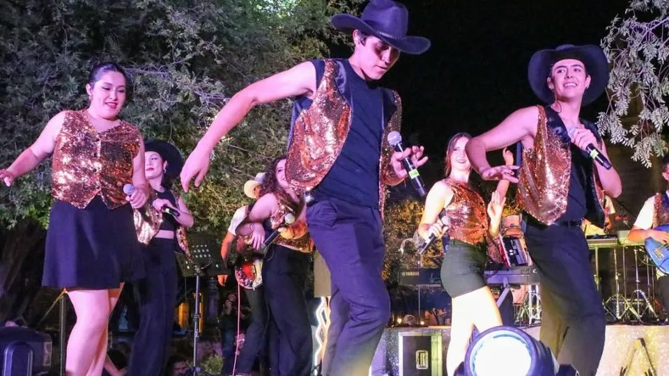 Cumbiamor durante presentaci&oacute;n