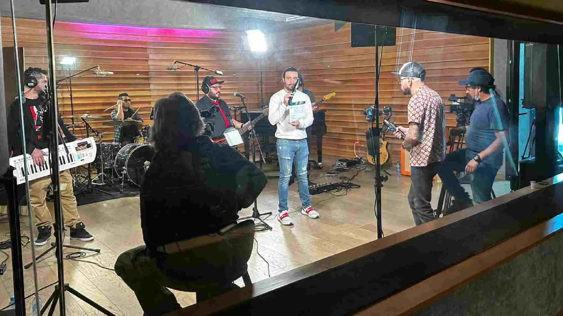 Las bandas grabaron en el estudio del Tec campus Puebla para la segunda temporada de "M&uacute;sica y otras hierbas"
