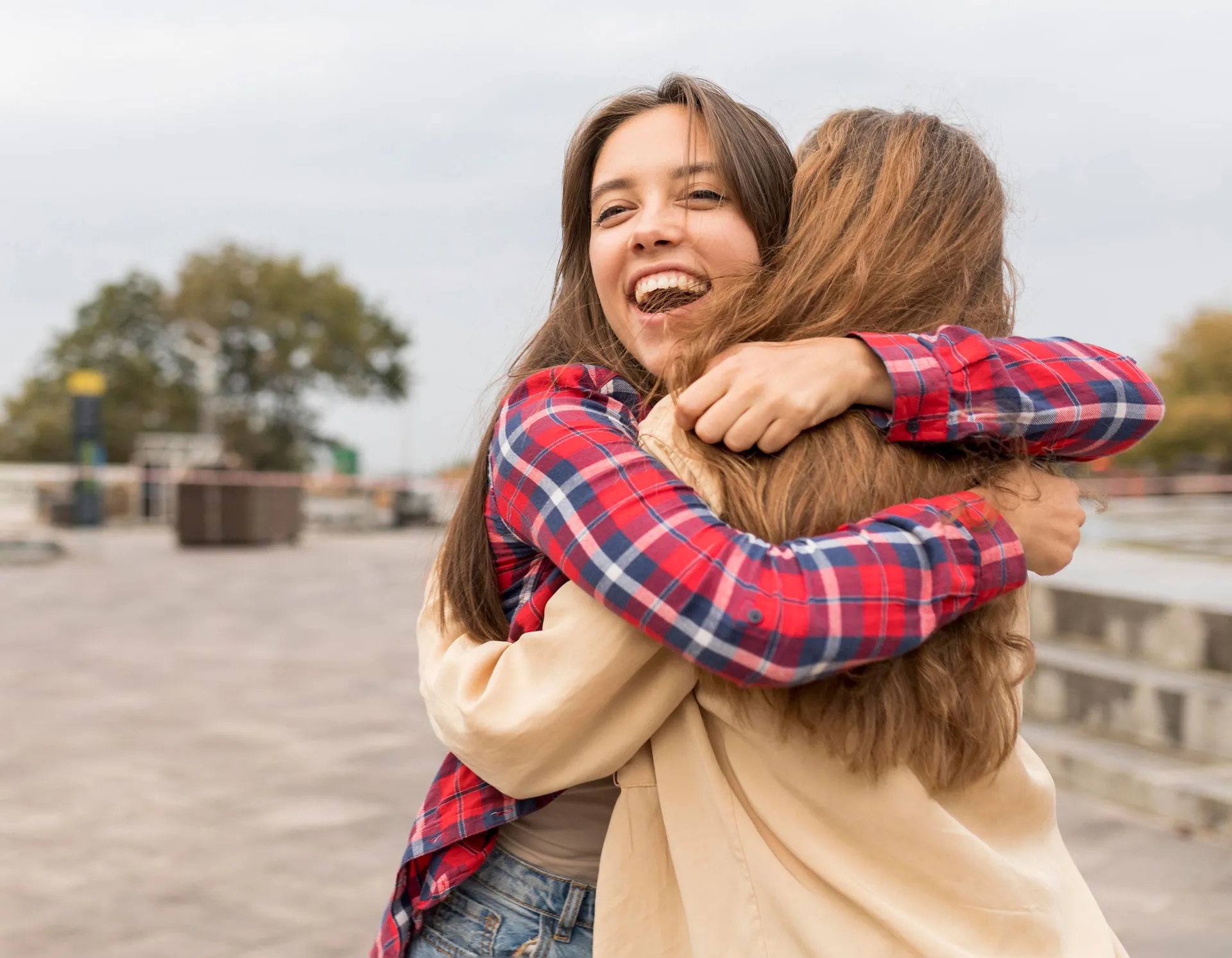 Los abrazos tienen impacto en nuestro bienestar f&iacute;sico y emocional