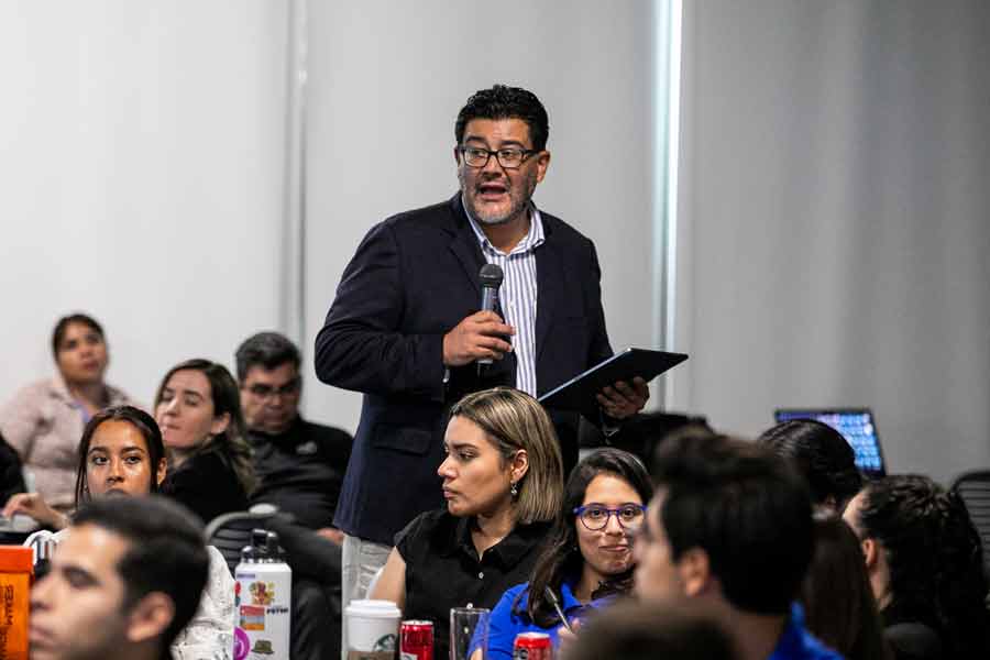 Di&aacute;logo magistrado presidente TEPJF