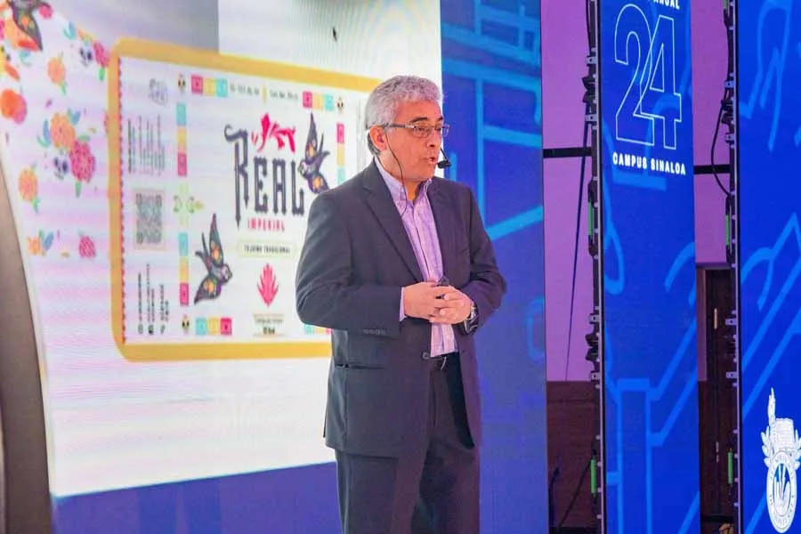 director alberto guerra durante informe anual 2024