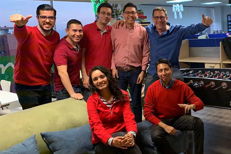 LifeBox: dispensadora de equipo de protecci&oacute;n para personal de salud