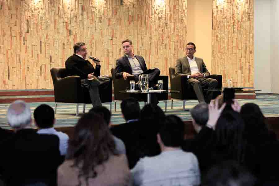 A la vanguardia: docentes Tec y empresas discuten avances de la IA