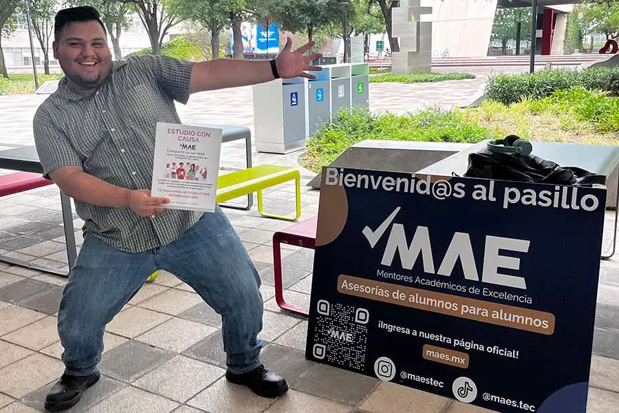 Eduardo Melendres, estudiante del campus Monterrey, como Mentor Acad&eacute;mico Estudiantil.