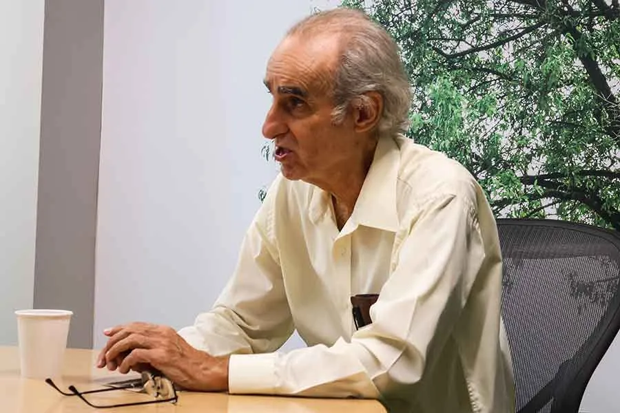 El profesor Eduardo P&eacute;rez comenz&oacute; su carrera docente en el campus Monterrey en 1980.