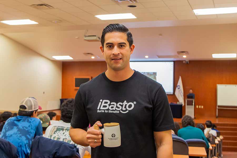 Egresado Tec en comercio electr&oacute;nico y emprendedor de fintech.