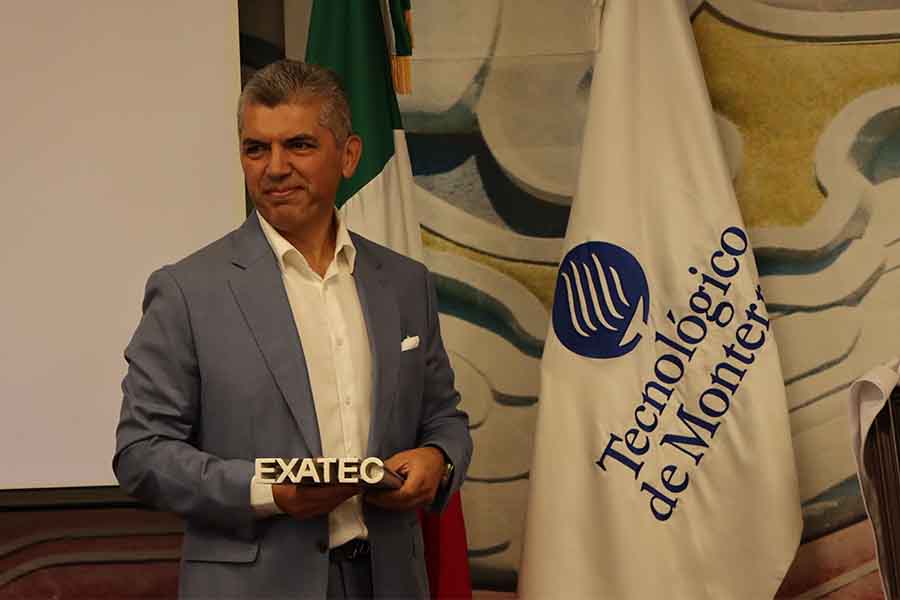 Egresado Tec es reconocido por impulsar el desarrollo econ&oacute;mico