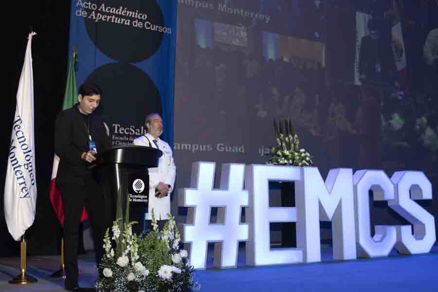Eliseo Jes&uacute;s Trejo S&aacute;nchez, estudiante de la carrera de M&eacute;dico Cirujano, realiz&oacute; la petici&oacute;n de ingreso en representaci&oacute;n de sus compa&ntilde;eros.