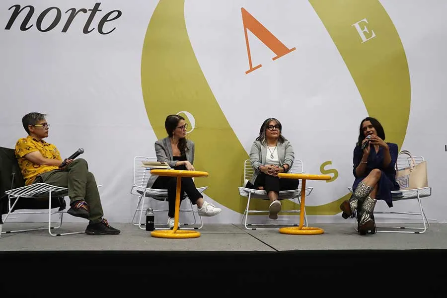 (De izq. a der.) Criseida Santos, Mayte L&oacute;pez, Sylvia Aguilar Z&eacute;leny y Alma Delia Murillo.