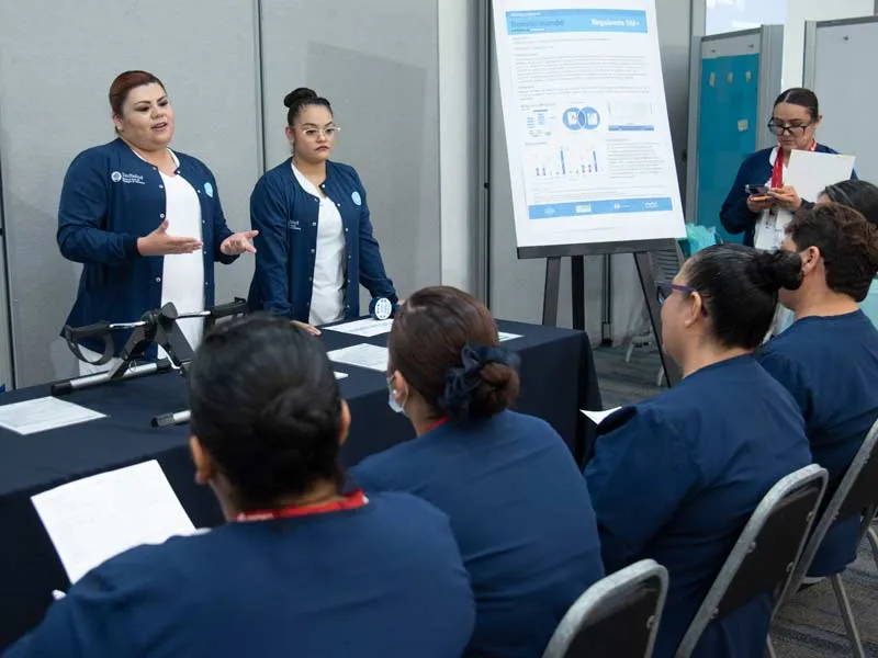 Enfermer&iacute;a de TecSalud present&oacute; nuevos protocolos para la atenci&oacute;n de pacientes.