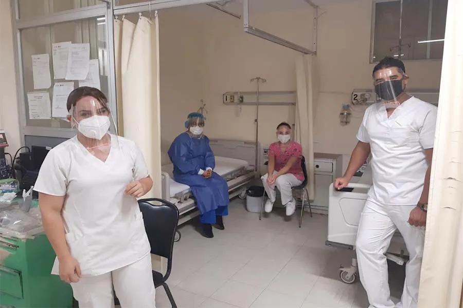 Entrega de caretas m&eacute;dicas en Delicias