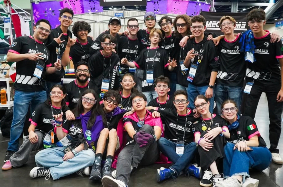 El equipo Mechrams 9301 en el Mundial de Rob&oacute;tica FIRST en Houston, Texas.
