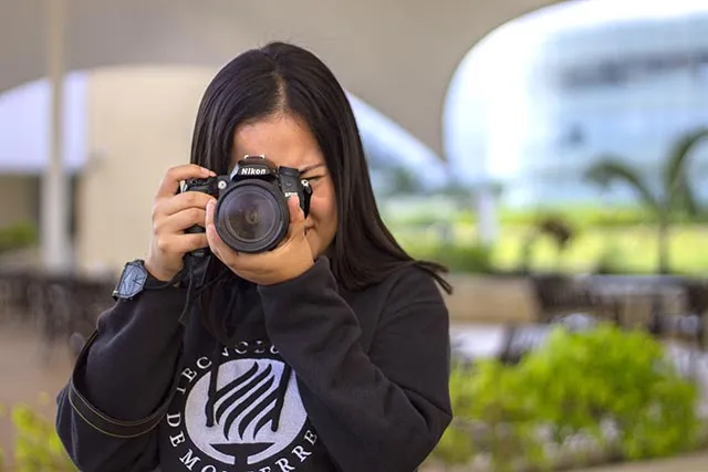 &iexcl;Escenarios, congresos, fotograf&iacute;as y m&aacute;s! Ella es Danna