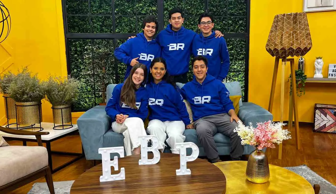 Integrantes del equipo Blue Runners | Cortes&iacute;a: Blue Runners