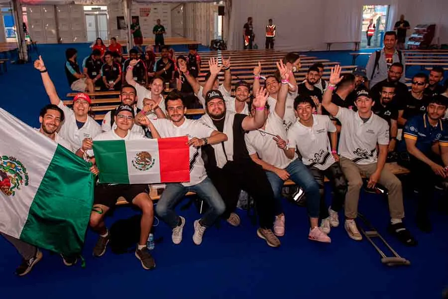 Escuder&iacute;a de Tec Regi&oacute;n CDMX logra p&oacute;dium en Circuito Silverstone