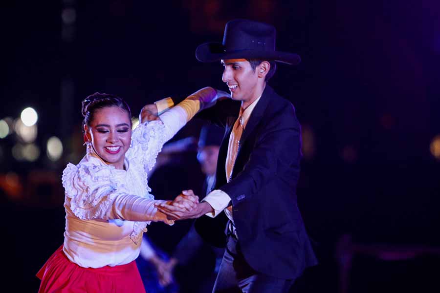 Espect&aacute;culo de baile folcl&oacute;rico Sue&ntilde;o Norte&ntilde;o fue presentado en el Tec Guadalajara.