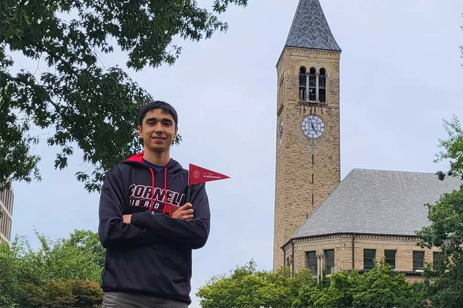 Estudiante de PrepaTec estudiar&aacute; en Cornell University