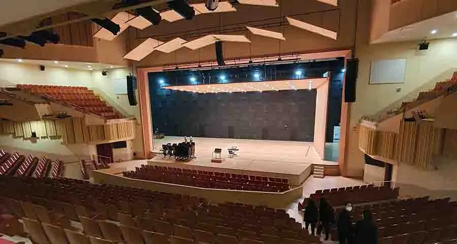 B&aacute;rbara Castrej&oacute;n, estudiante del Tec de Monterrey campus Quer&eacute;taro ha tenido la oportunidad de participar tocando el contrabajo en la orquesta sinf&oacute;nica en Corea