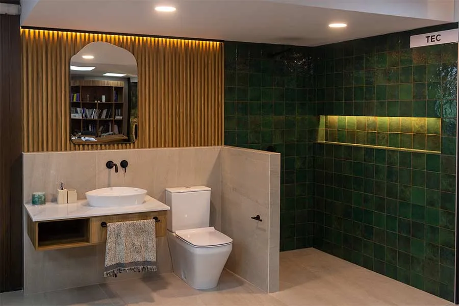 La propuesta del equipo consisti&oacute; en el dise&ntilde;o de un ba&ntilde;o equipado en un espacio delimitado de 2 metros cuadrados