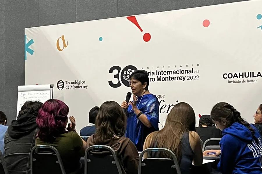 Publican estudiantes  Tec antolog&iacute;a de poemas