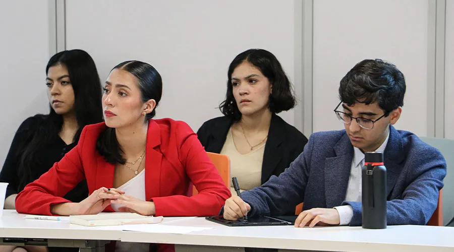 Estudiantes de Tec Ciudad de M&eacute;xico hablan con magistrados y judiciales de M&eacute;xico