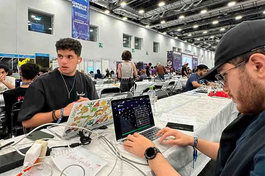 Reto Talent Land: alumnos Tec ganan hackat&oacute;n de ciberseguridad y redes
